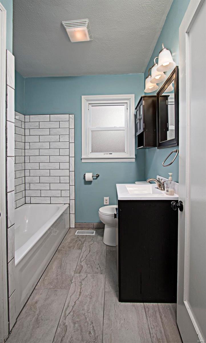 701 Carlyle Road Bartelso, IL 62218 - Photo 23 of 43 Gallery Image 23
