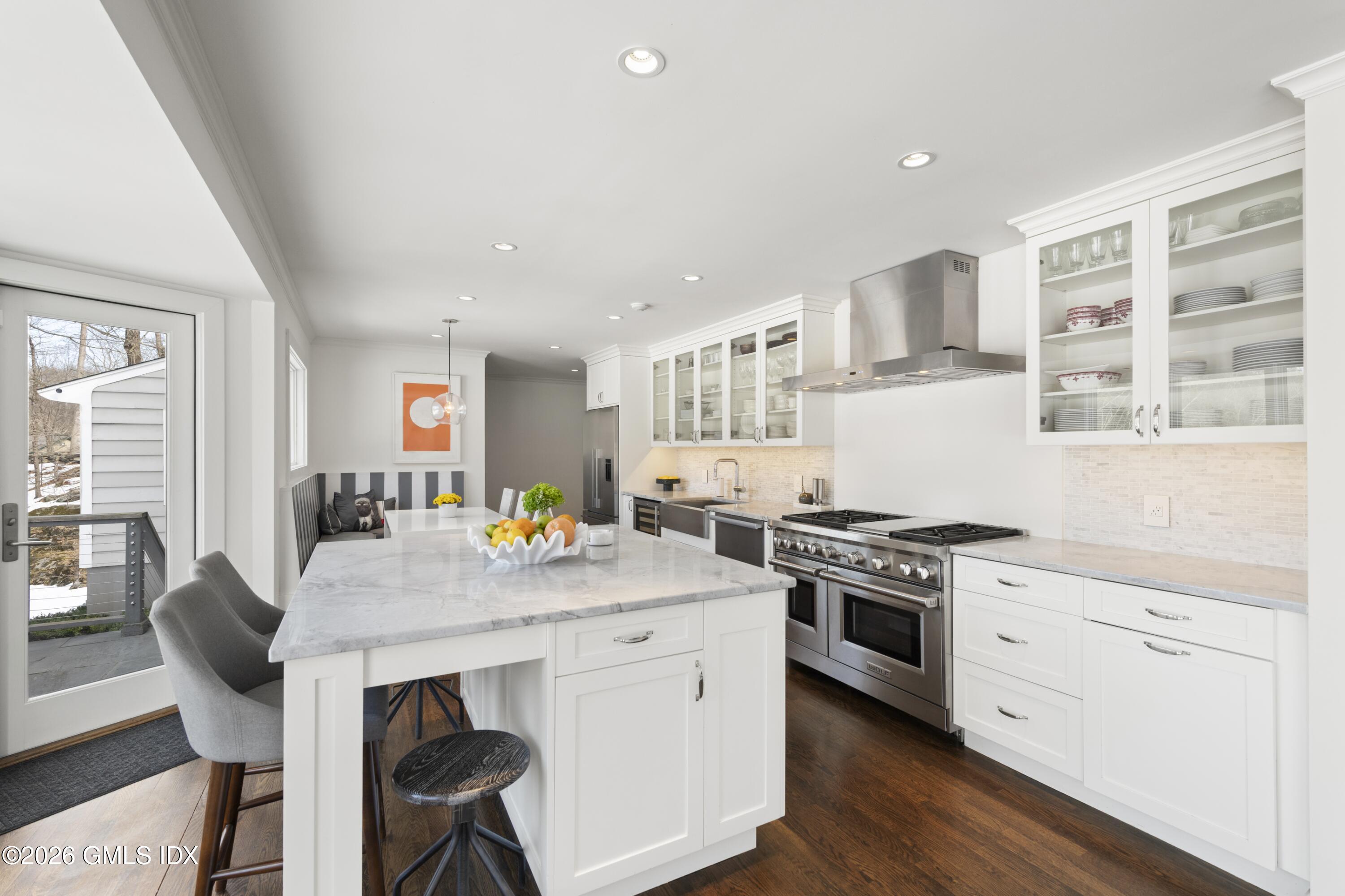 29 Hunting Ridge Road Greenwich, CT 06831 - Photo 9 of 59 3.53 Eat in Kitchen