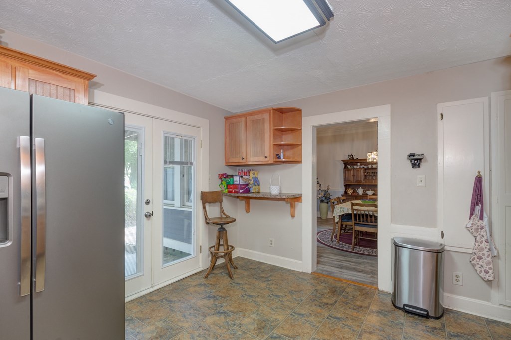 3013 Norris Road Columbus, GA 31907 - Photo 10 of 37 Kitchen with breakfast bar and eat in area