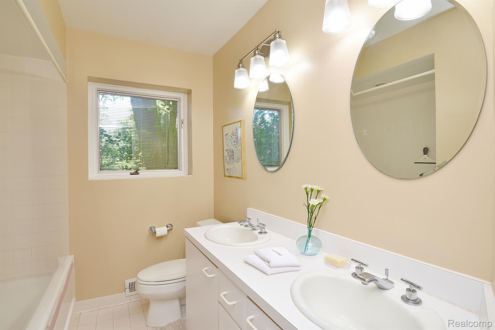 770 Foxhall Road Bloomfield Hills, MI 48304 - Photo 24 of 36 Gallery Image 24
