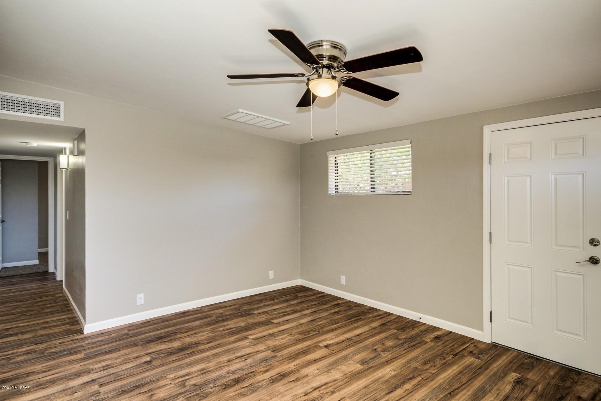 117 East Elvado Road Tucson, AZ 85756 - Photo 4 of 5