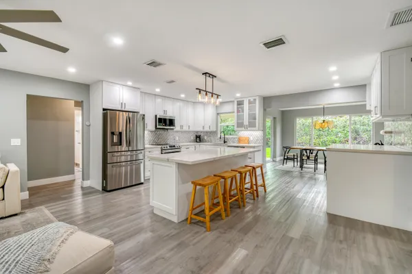 $4,200 | 400 Tequesta Drive, Tequesta, FL 33469