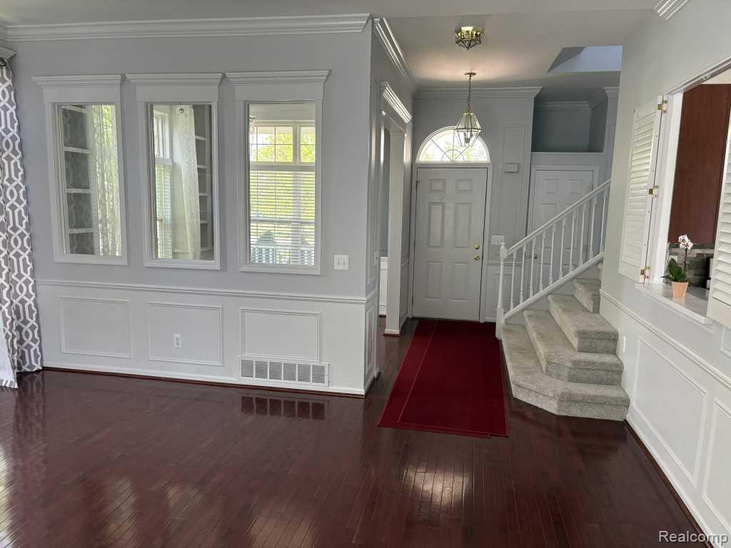 124 Champlain Boulevard Howell, MI 48843 - Photo 5 of 31 124-Champlain-Blvd-05.jpg