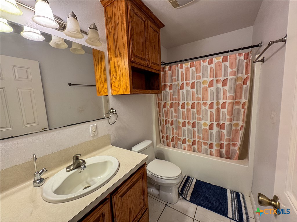 2507 Boyd Road Port Lavaca, TX 77979 - Photo 40 of 47 a bathroom with a sink toilet and shower