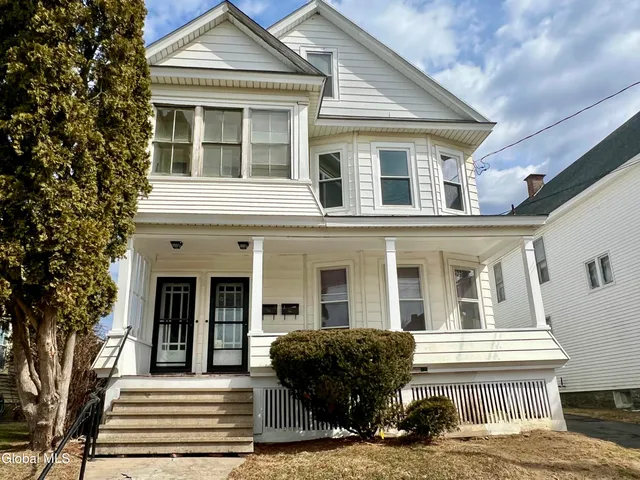 $1,675 | 83 Arnold Avenue, Unit SECOND, Amsterdam, NY 12010