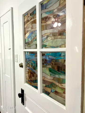 $1,675 | 83 Arnold Avenue, Unit SECOND, Amsterdam, NY 12010