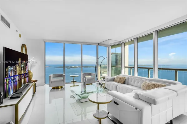$8,300 | 495 Brickell Avenue, Unit 5301, Miami, FL 33131