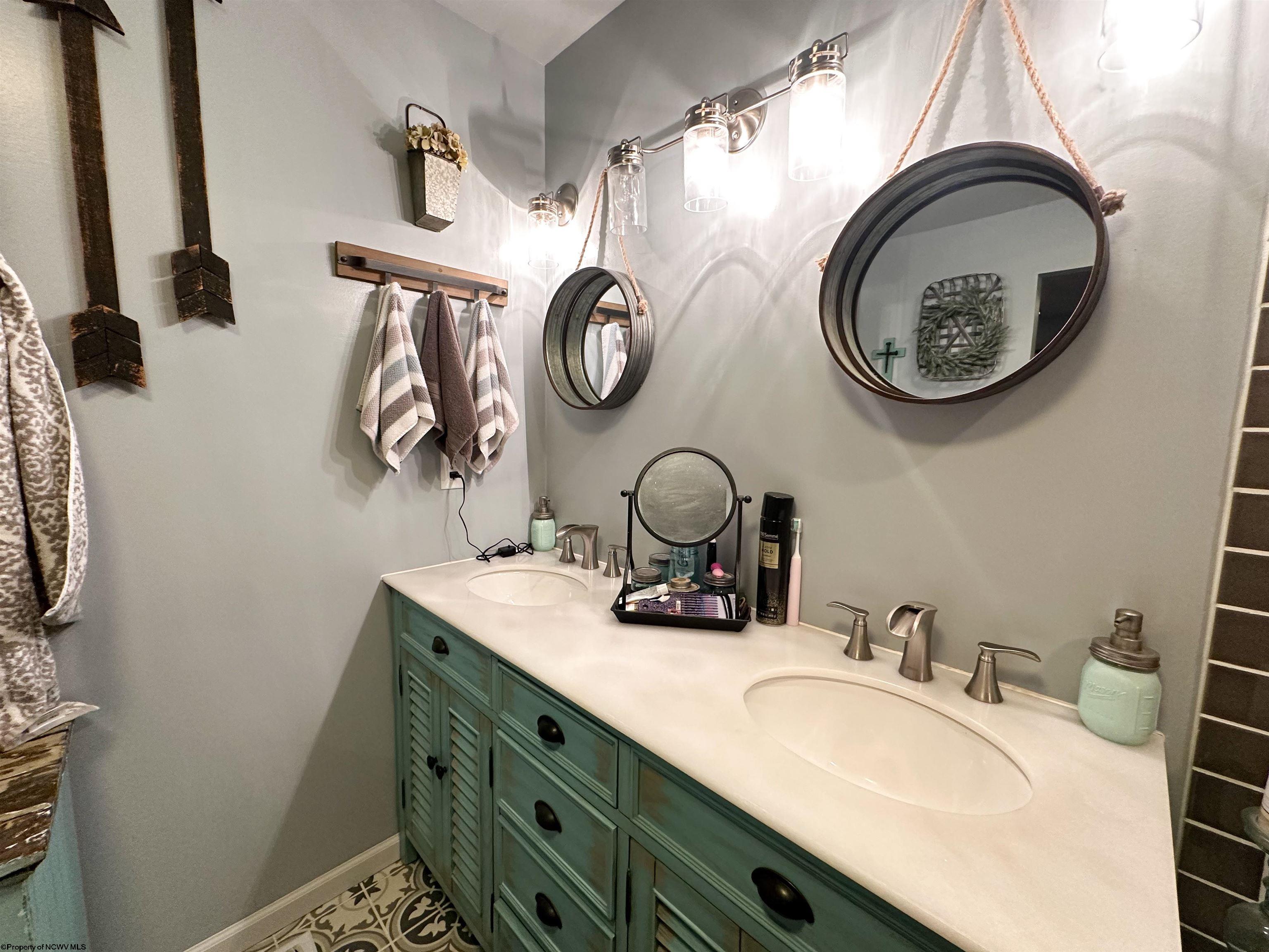572 Maple Lake Road Bridgeport, WV 26330 - Photo 21 of 37 Gallery Image 21
