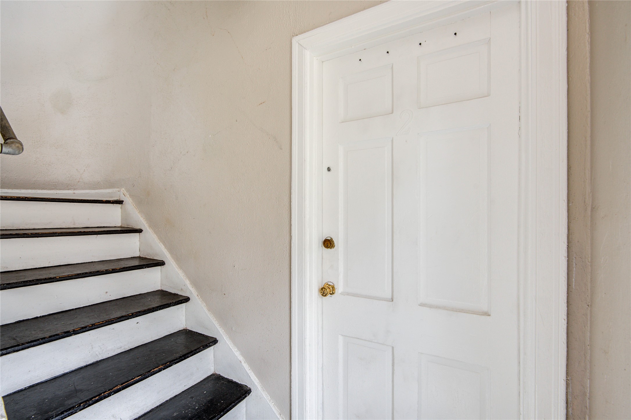 1828 West Main Street, Unit 1 Houston, TX 77098 - Photo 5 of 20 a view of entryway