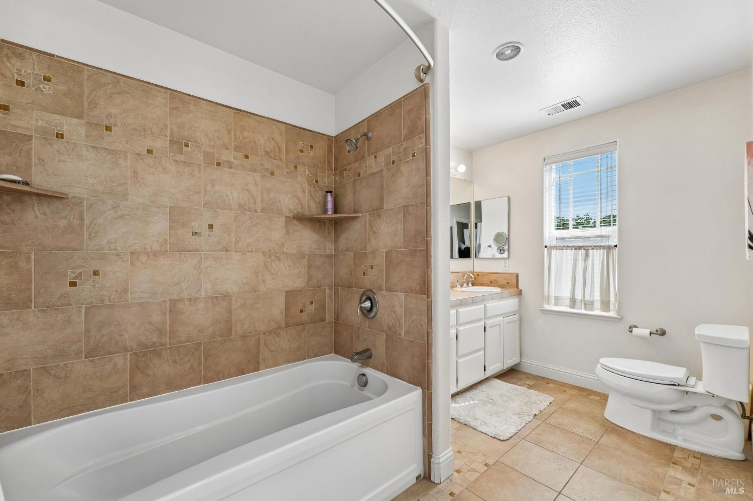 9141 Windsor Road Windsor, CA 95492 - Photo 32 of 39