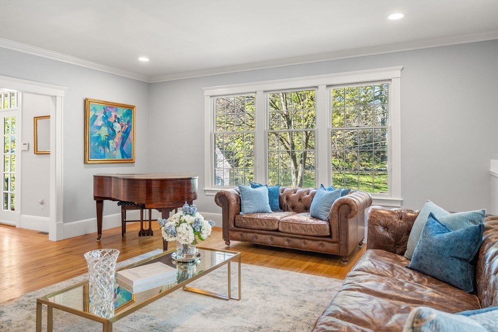 110 Avalon Road Newton, MA 02468 - Photo 4 of 42