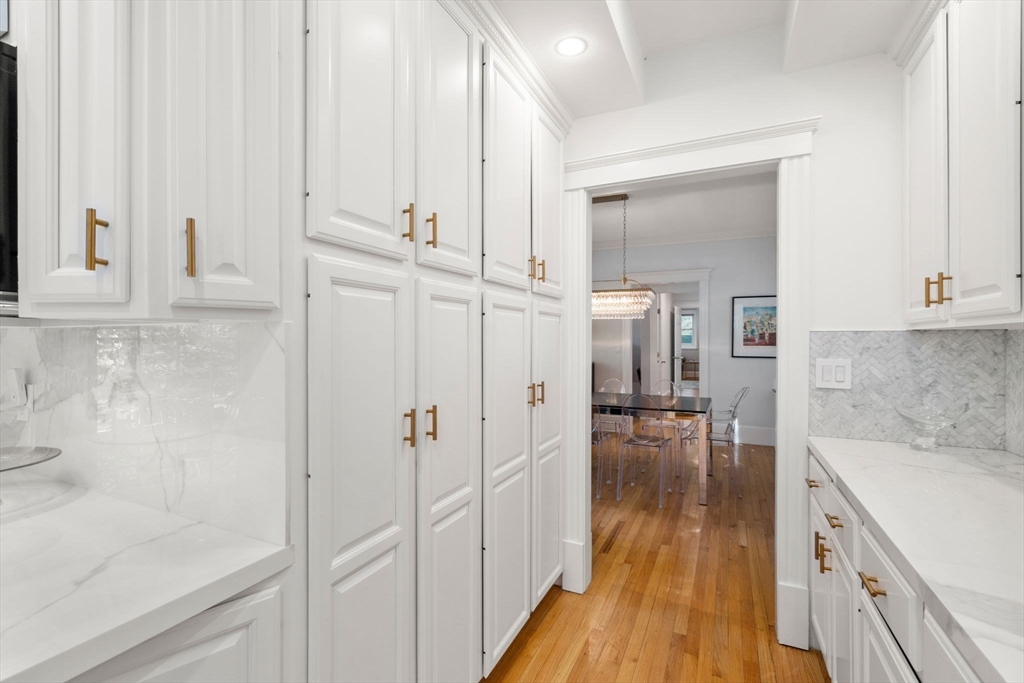 110 Avalon Road Newton, MA 02468 - Photo 10 of 42