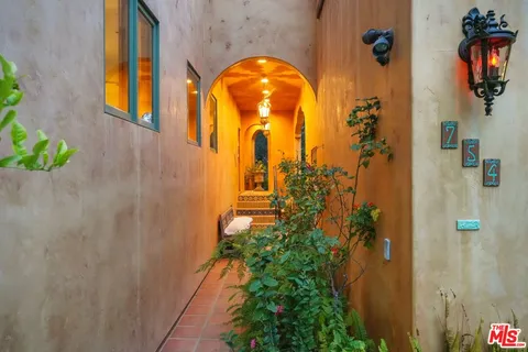 $1,999,000 | 754 Basin Drive, Topanga, CA 90290
