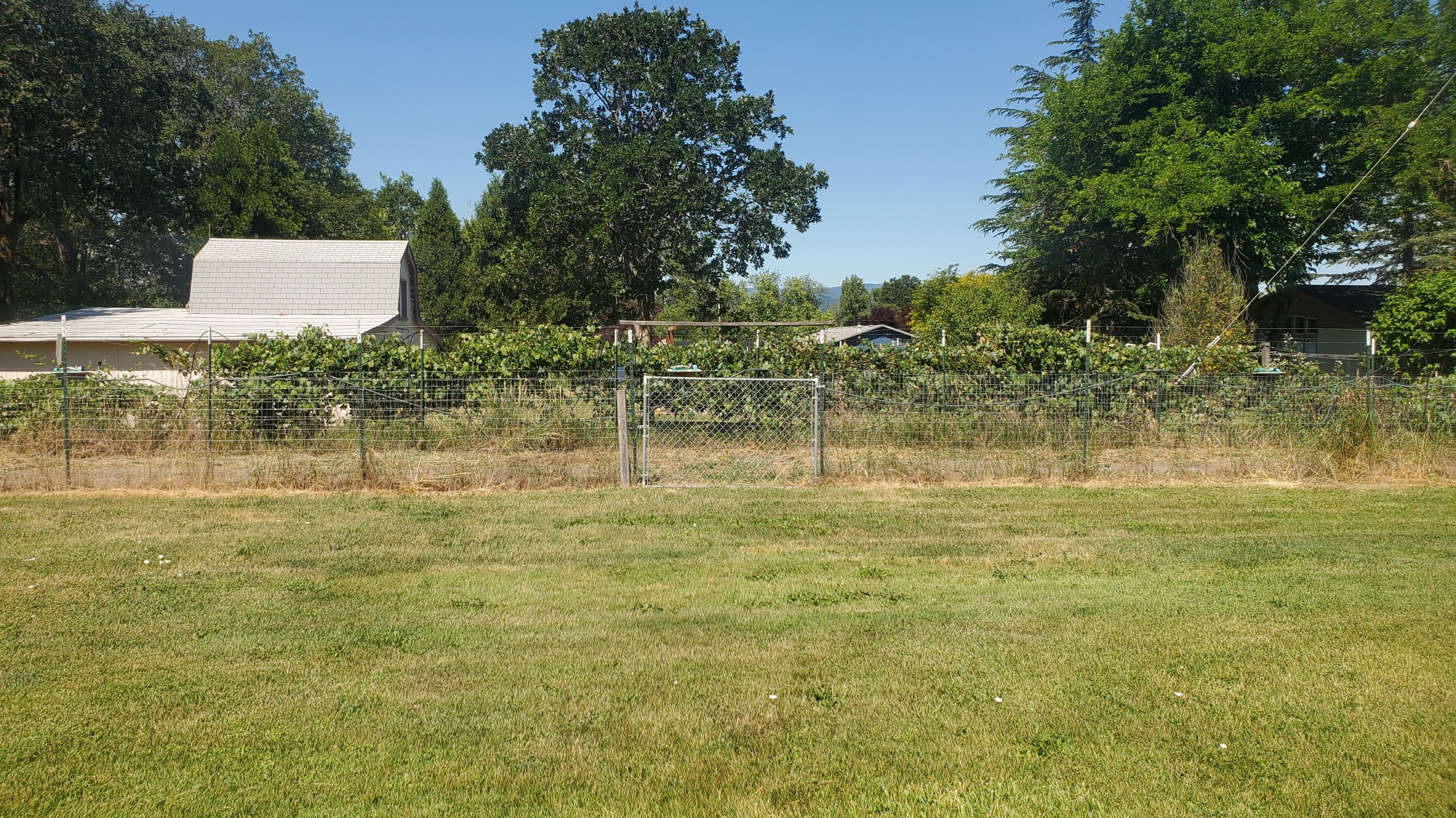 4075 Jerome Prairie Road Grants Pass, OR 97527 - Photo 28 of 36 27 gated garden