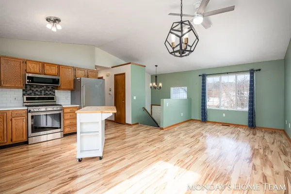 $360,000 | 3334 Hazelnut Drive Northwest, Grand Rapids, MI 49504
