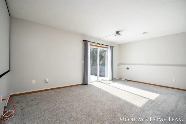 $360,000 | 3334 Hazelnut Drive Northwest, Grand Rapids, MI 49504