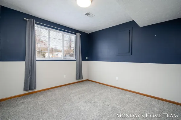 $360,000 | 3334 Hazelnut Drive Northwest, Grand Rapids, MI 49504