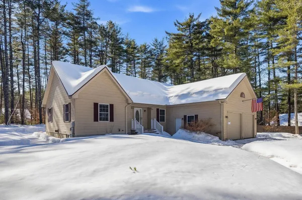 $445,000 | 21 Barrington Circle, Ossipee, NH 03864