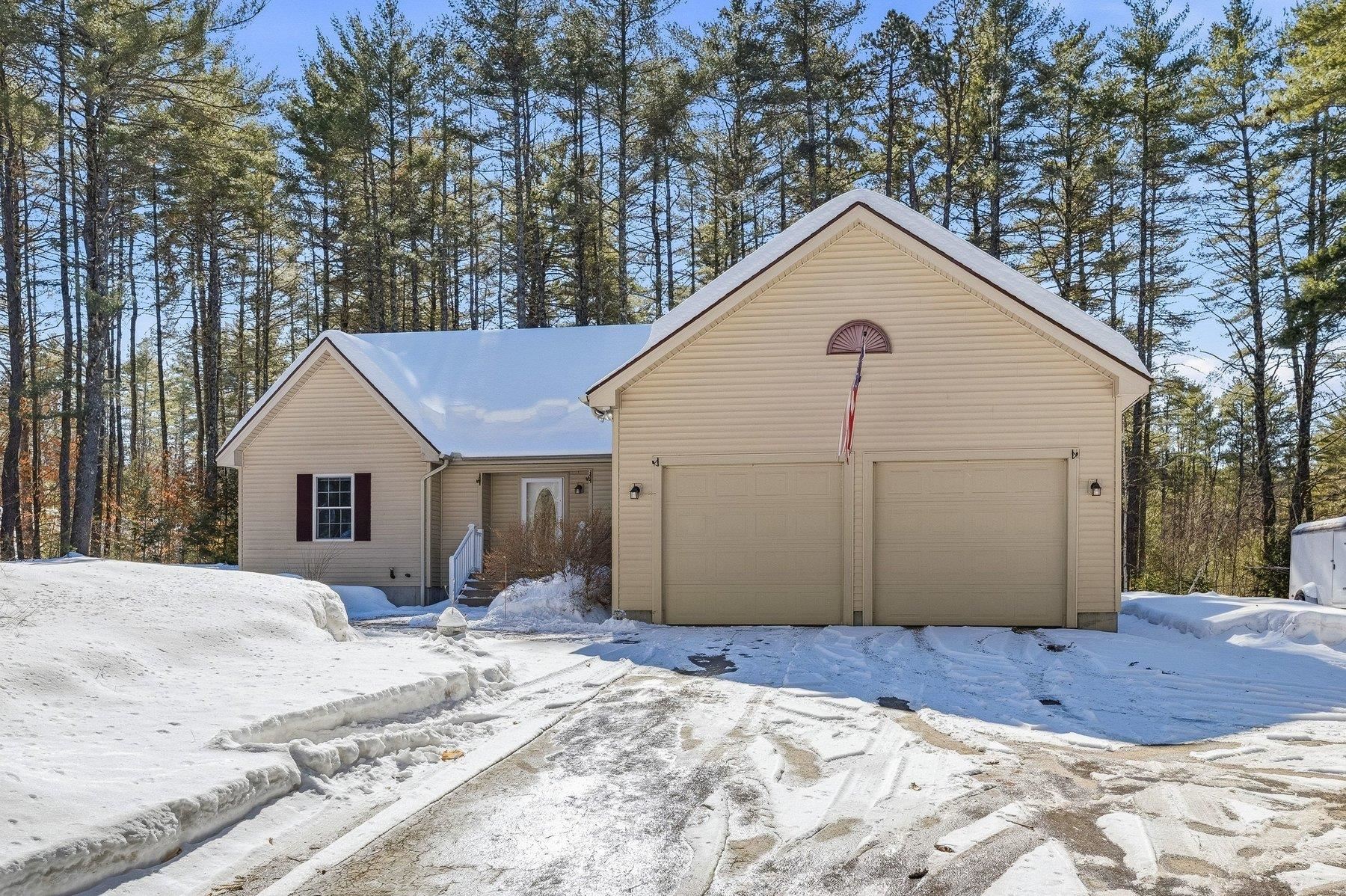 21 Barrington Circle Ossipee, NH 03864 - Photo 2 of 24