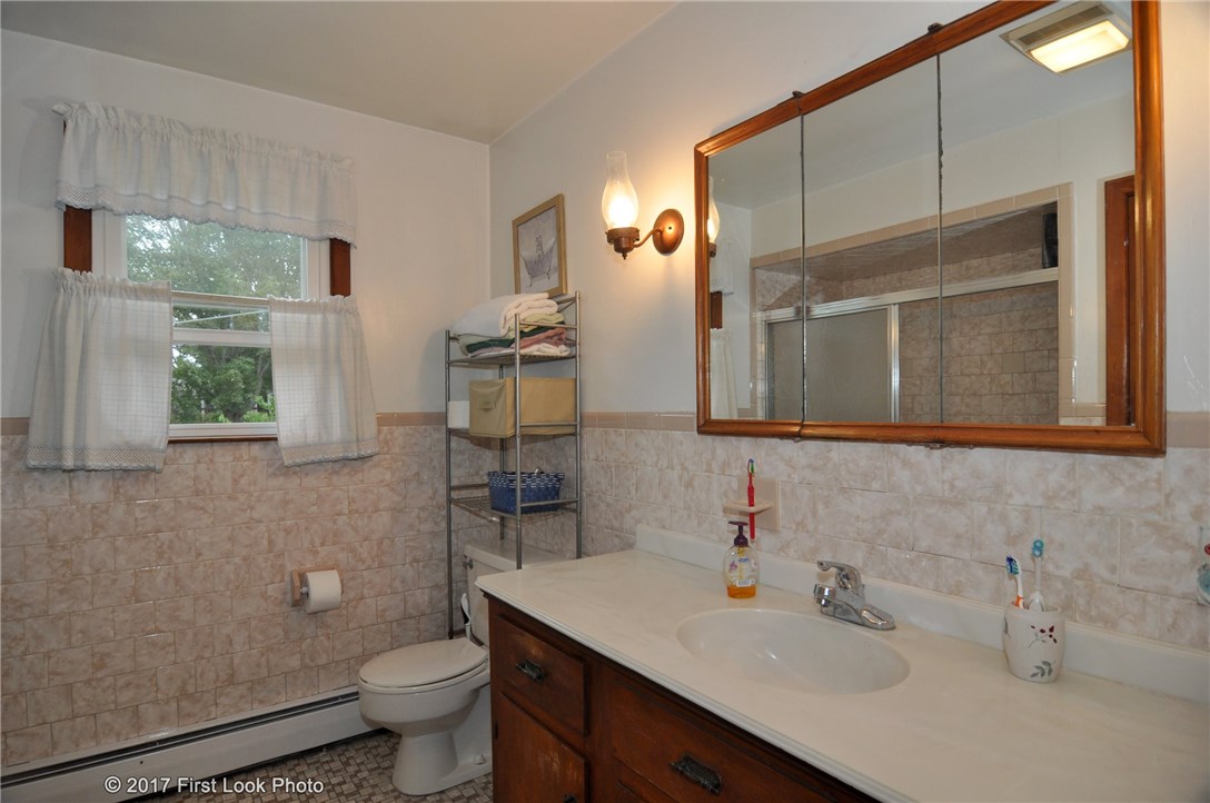 32 Detroit Avenue Warren, RI 02885 - Photo 13 of 30 Gallery Image 13
