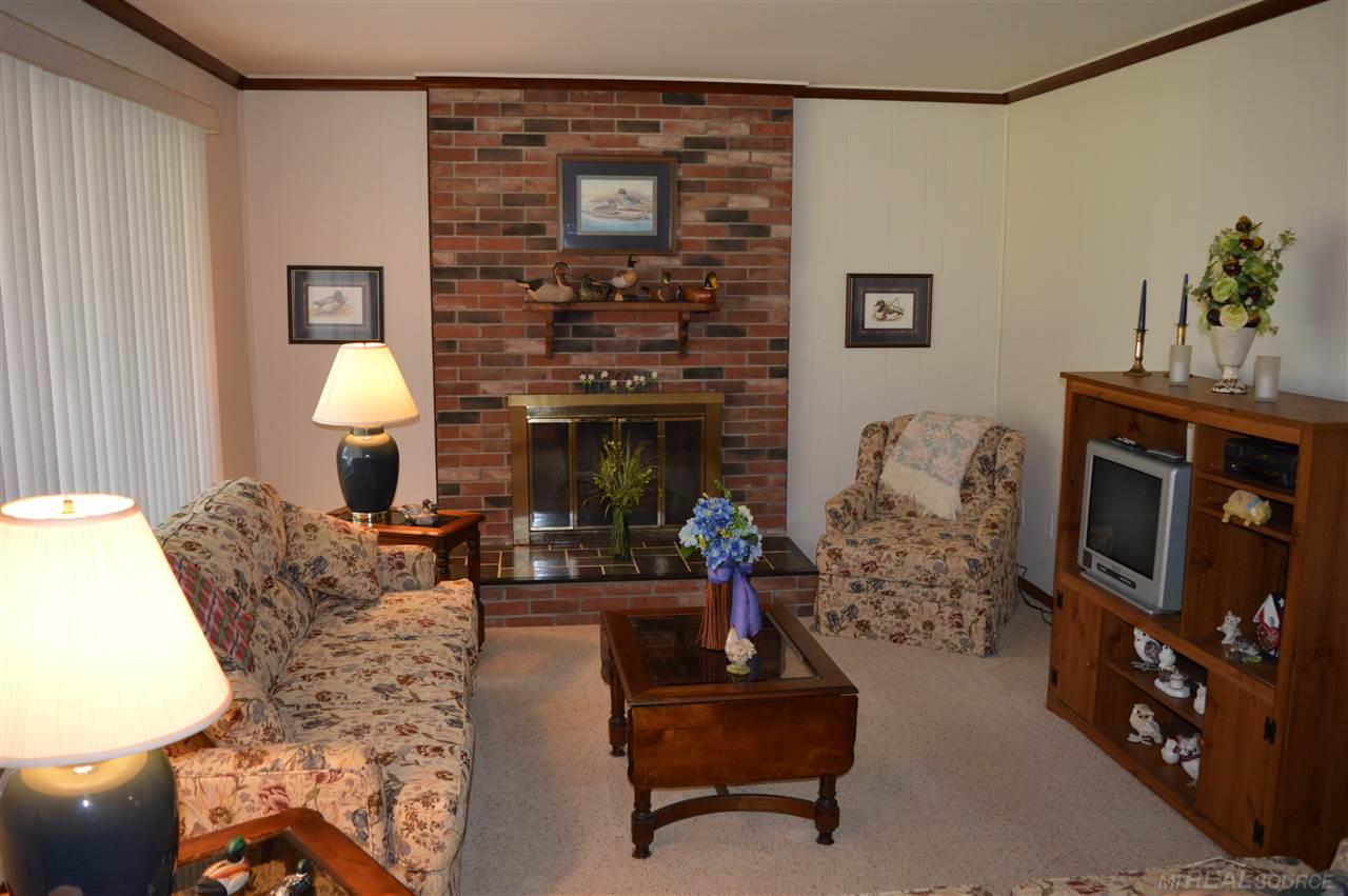 9077 Peters Road Algonac, MI 48001 - Photo 9 of 33 31286040-8.JPG