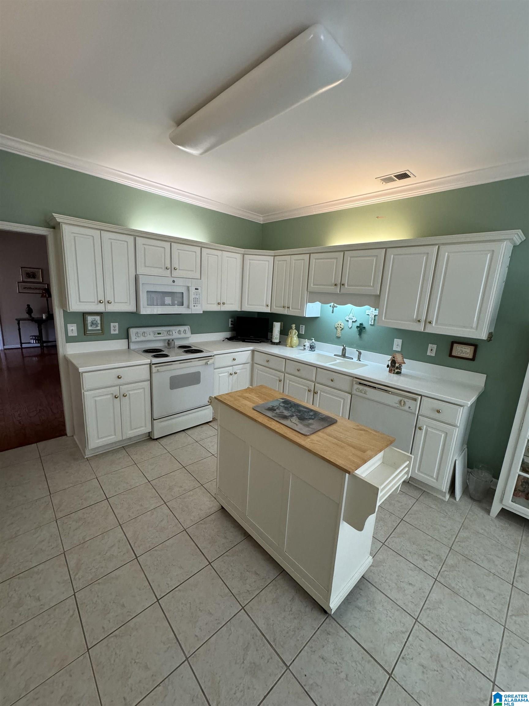 6917 Rowan Springs Circle Leeds, AL 35094 - Photo 8 of 16