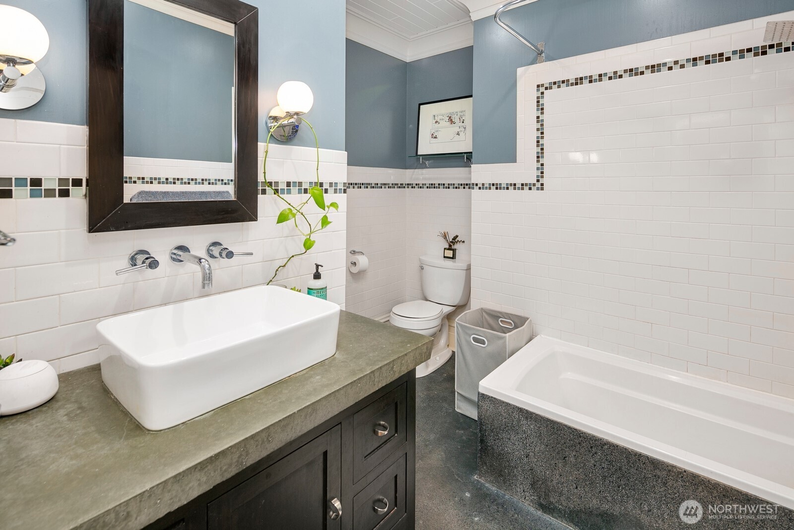 7 Harrison Street, Unit 39 Seattle, WA 98109 - Photo 18 of 27