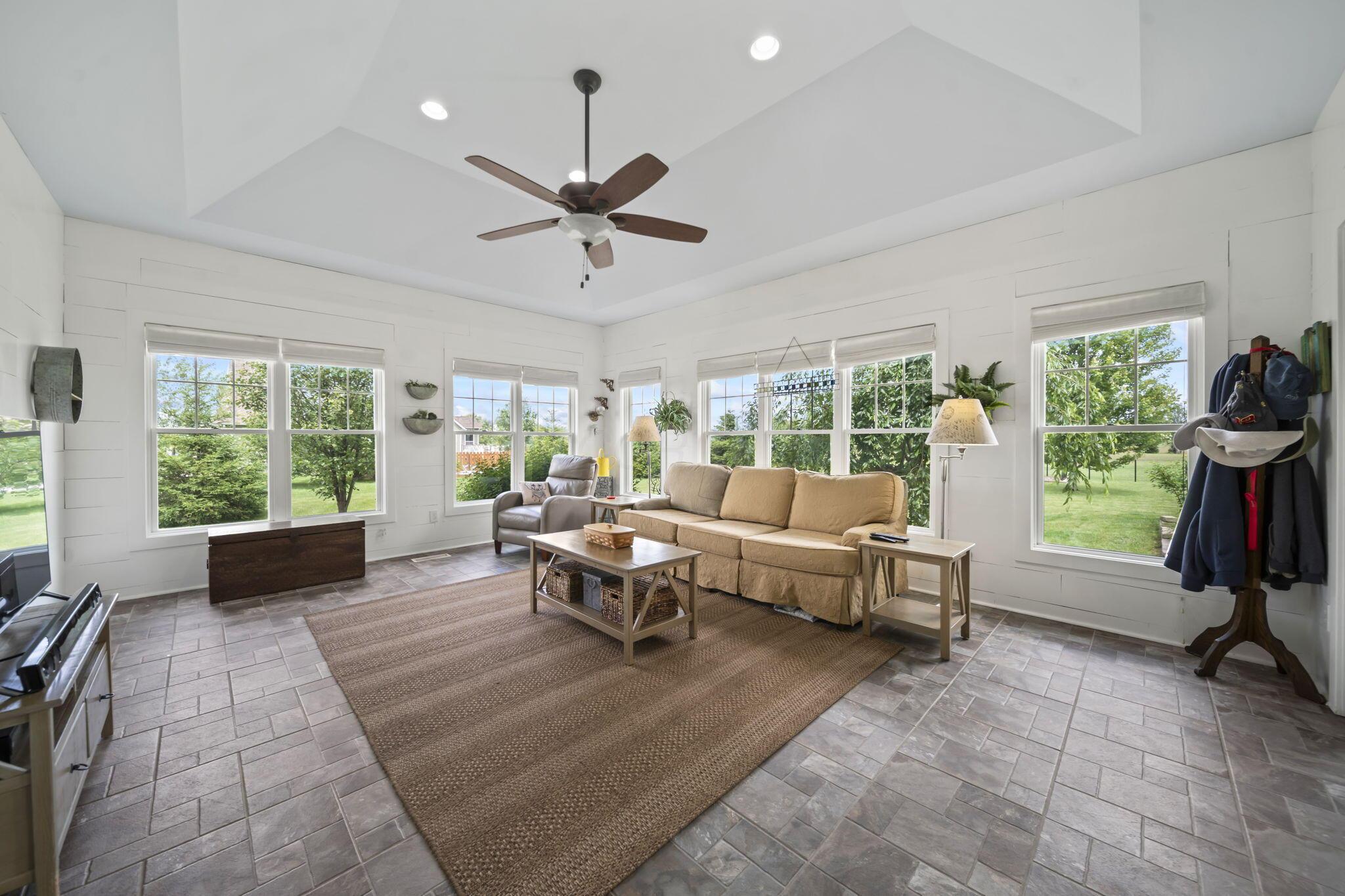 124 Dutch Ridge Way Johnstown, OH 43031 - Photo 12 of 44 All seasons room