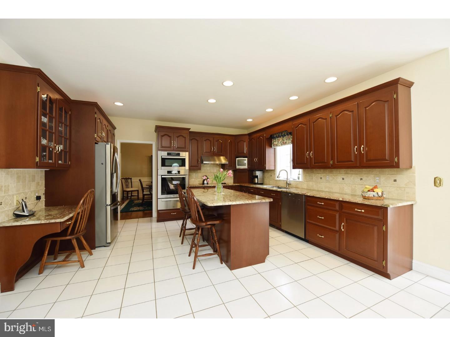 141 Ridgeview Drive Pottstown, PA 19465 - Photo 7 of 25 Kitchen