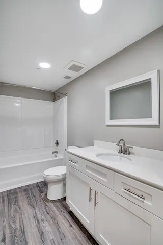 $1,600 | 340 North Sibley Street, Unit 218, St. Paul, MN 55101