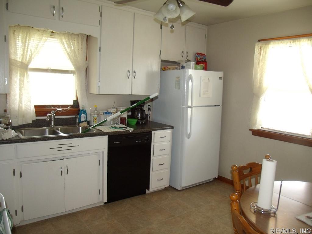 146 North Main Street Hoyleton, IL 62803 - Photo 8 of 9 Gallery Image 8
