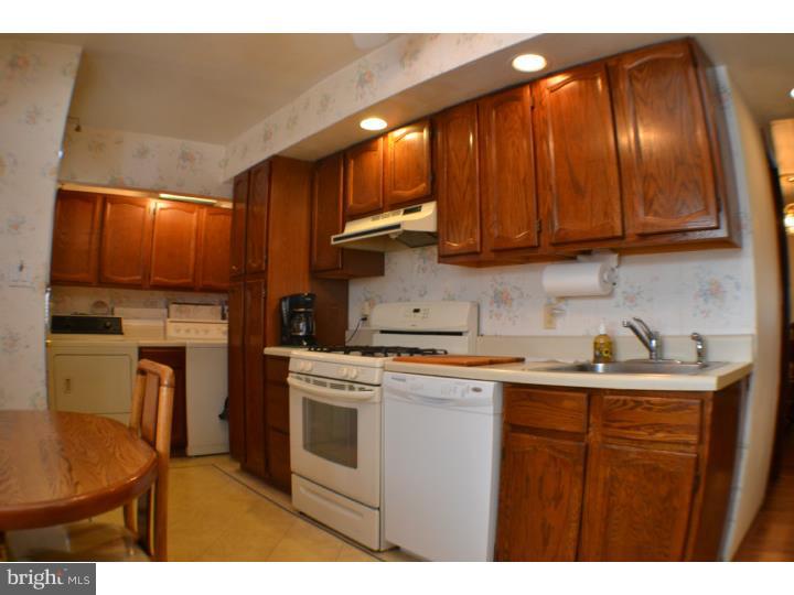 583 Elbridge Road Morrisville, PA 19067 - Photo 5 of 12 Kitchen