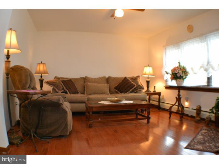 583 Elbridge Road Morrisville, PA 19067 - Photo 6 of 12 Family Room