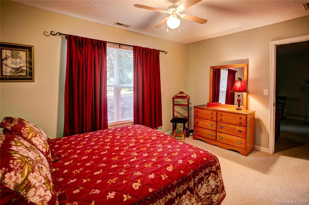 36 Queen Road, Unit B Candler, NC 28715 - Photo 6 of 9 Gallery Image 6