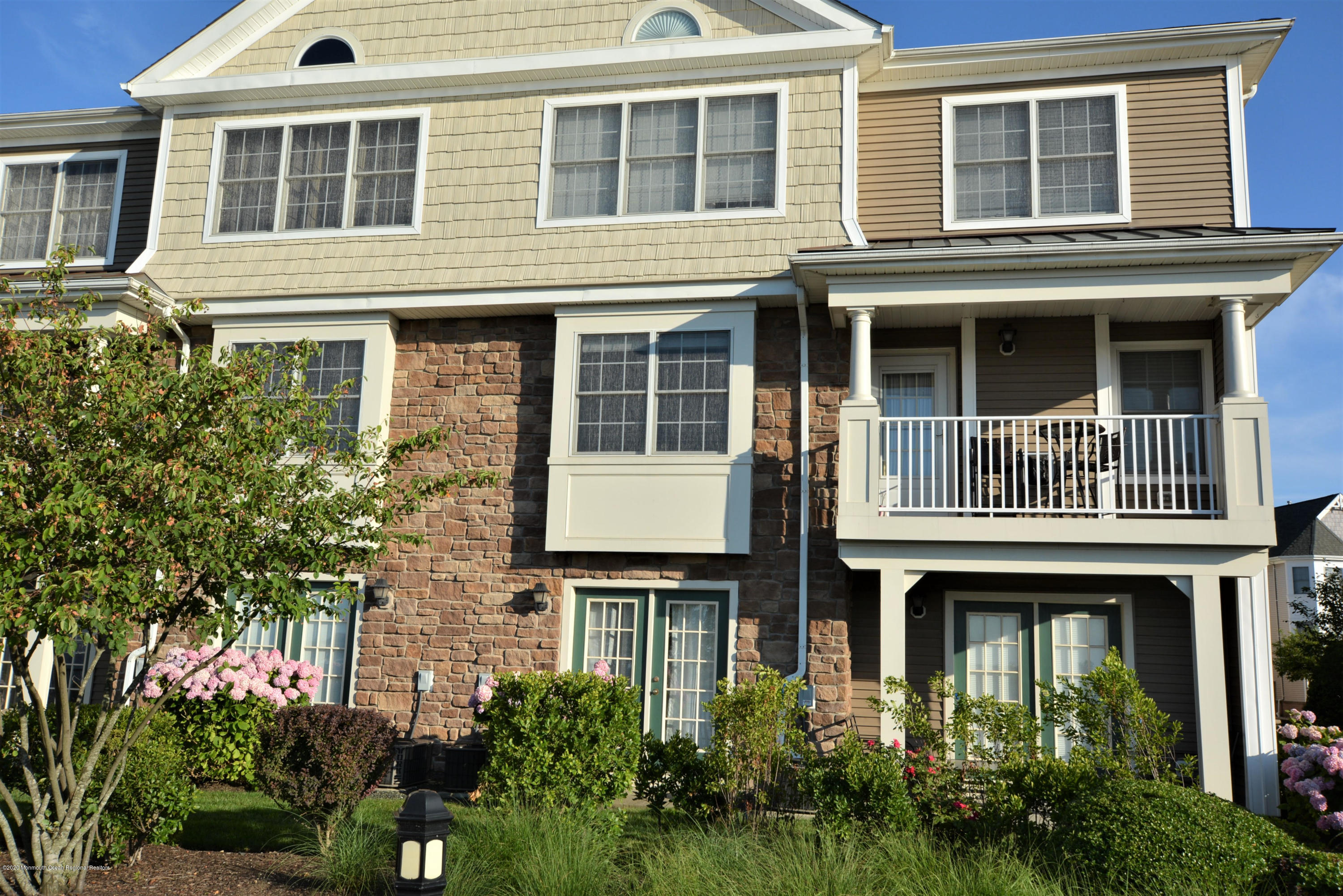 28 Raritan Reach Road, Unit 14 South Amboy, NJ 08879 - Photo 8 of 35 back view