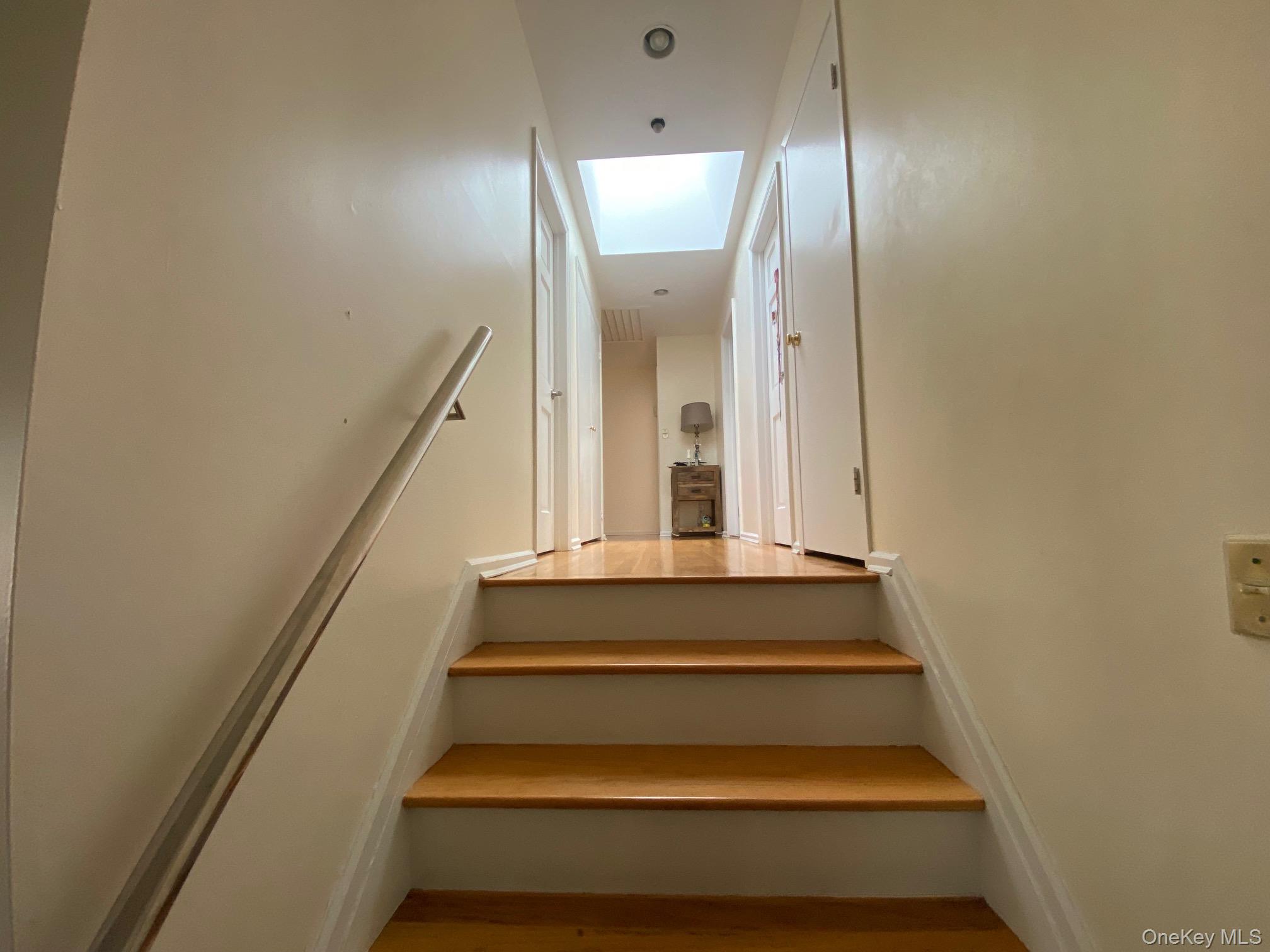 12 Russell Woods Road Great Neck, NY 11021 - Photo 12 of 27 Gallery Image 12