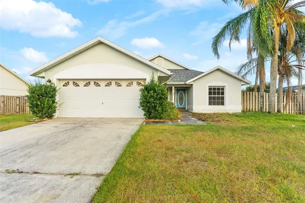$1,950 | 212 Bent Oak Loop, Davenport, FL 33837