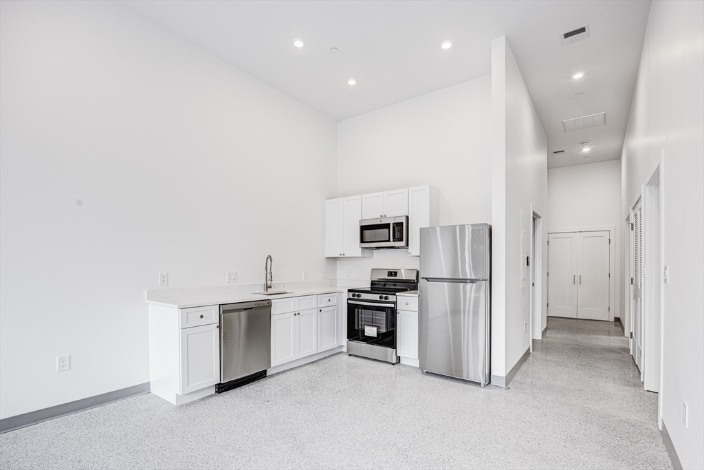 80 Middlesex Street, Unit 306 Lowell, MA 01852 - Photo 3 of 24
