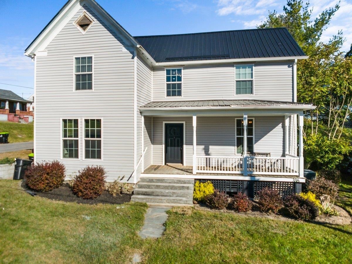 336 2nd Street Southwest Pulaski, VA 24301 - Photo 2 of 58 Gallery Image 2