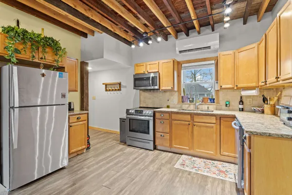 $324,900 | 142 Broadway, Unit 3, Dover, NH 03820