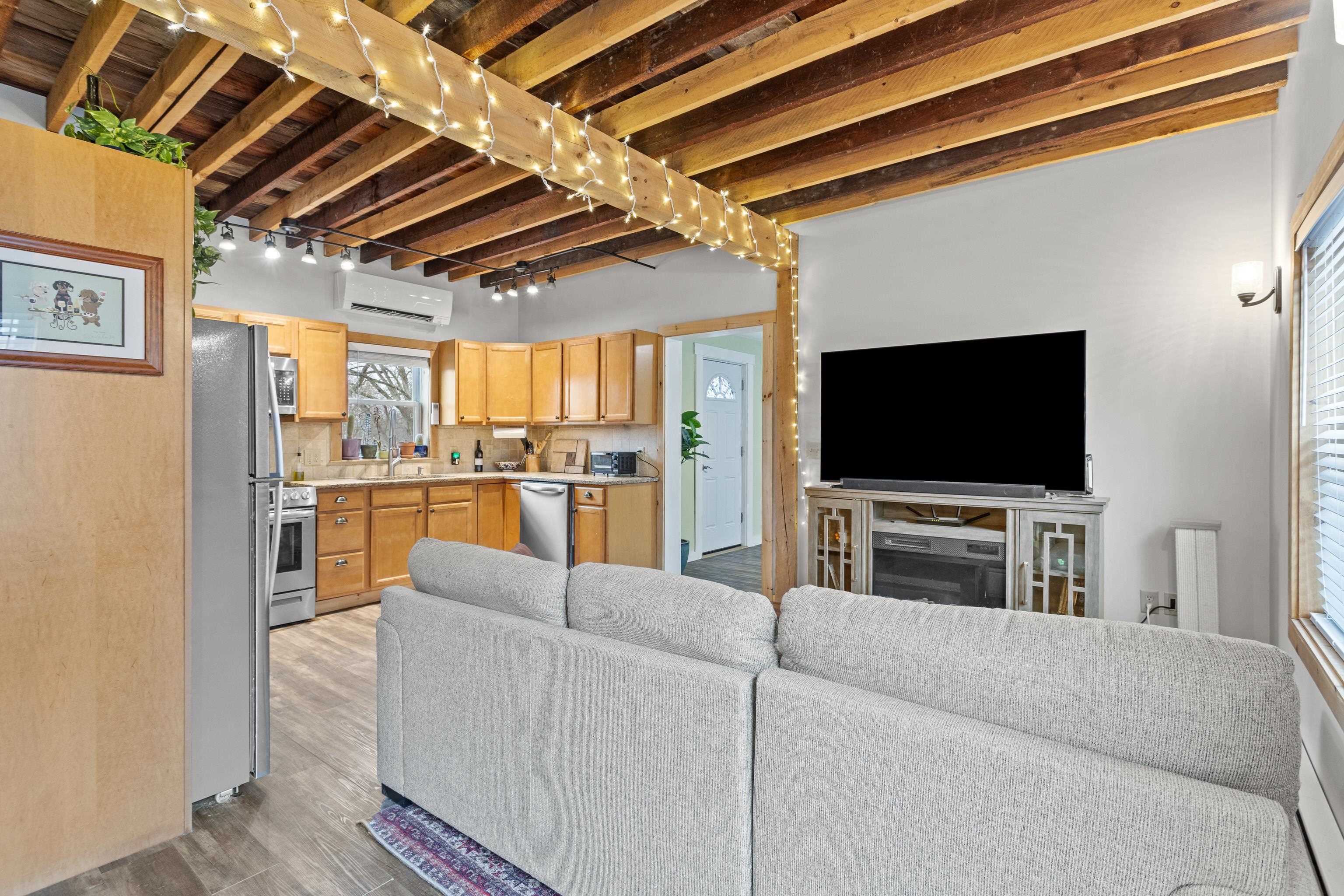 142 Broadway, Unit 3 Dover, NH 03820 - Photo 10 of 43