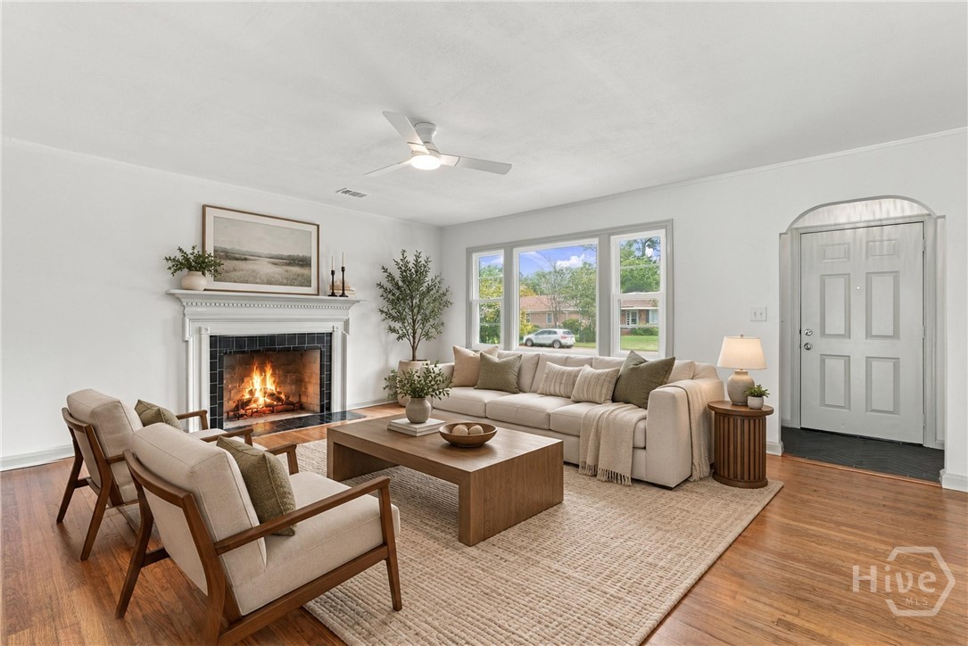 209 Brandywine Road Savannah, GA 31405 - Photo 10 of 45 LIVING ROOM VIRTUALLY STAGED