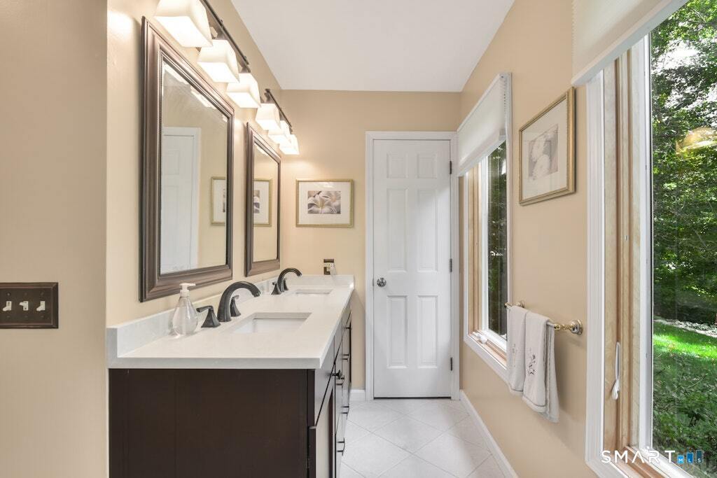 63 Lounsbury Road Ridgefield, CT 06877 - Photo 17 of 31
