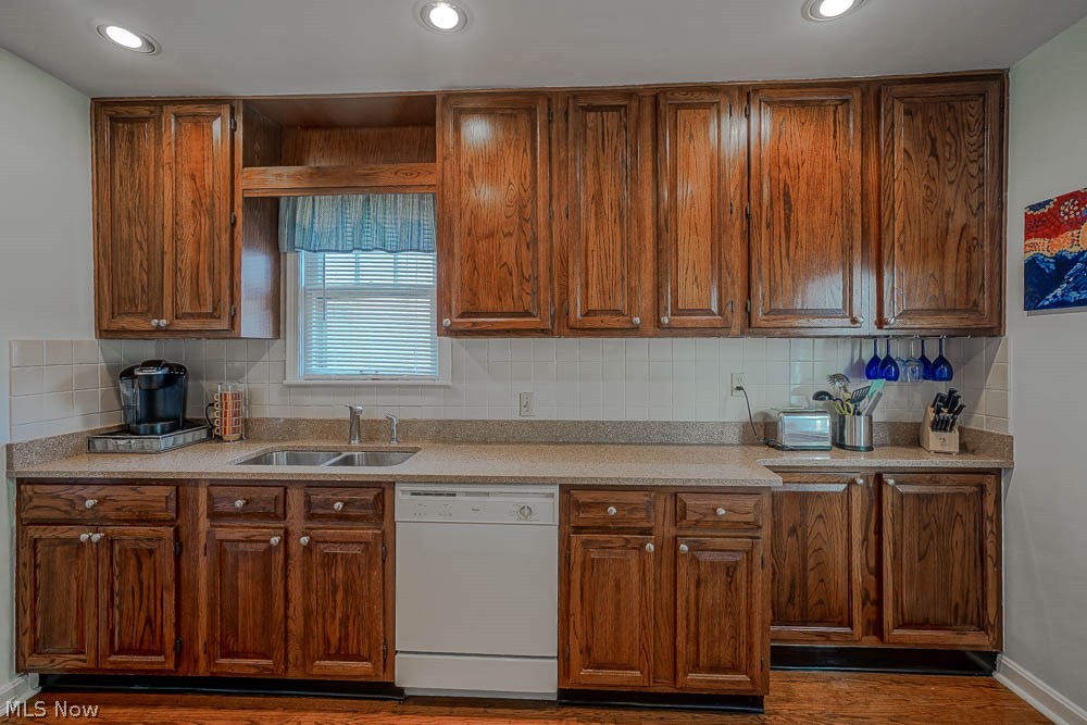 3747 Bainbridge Road Cleveland Heights, OH 44118 - Photo 7 of 23