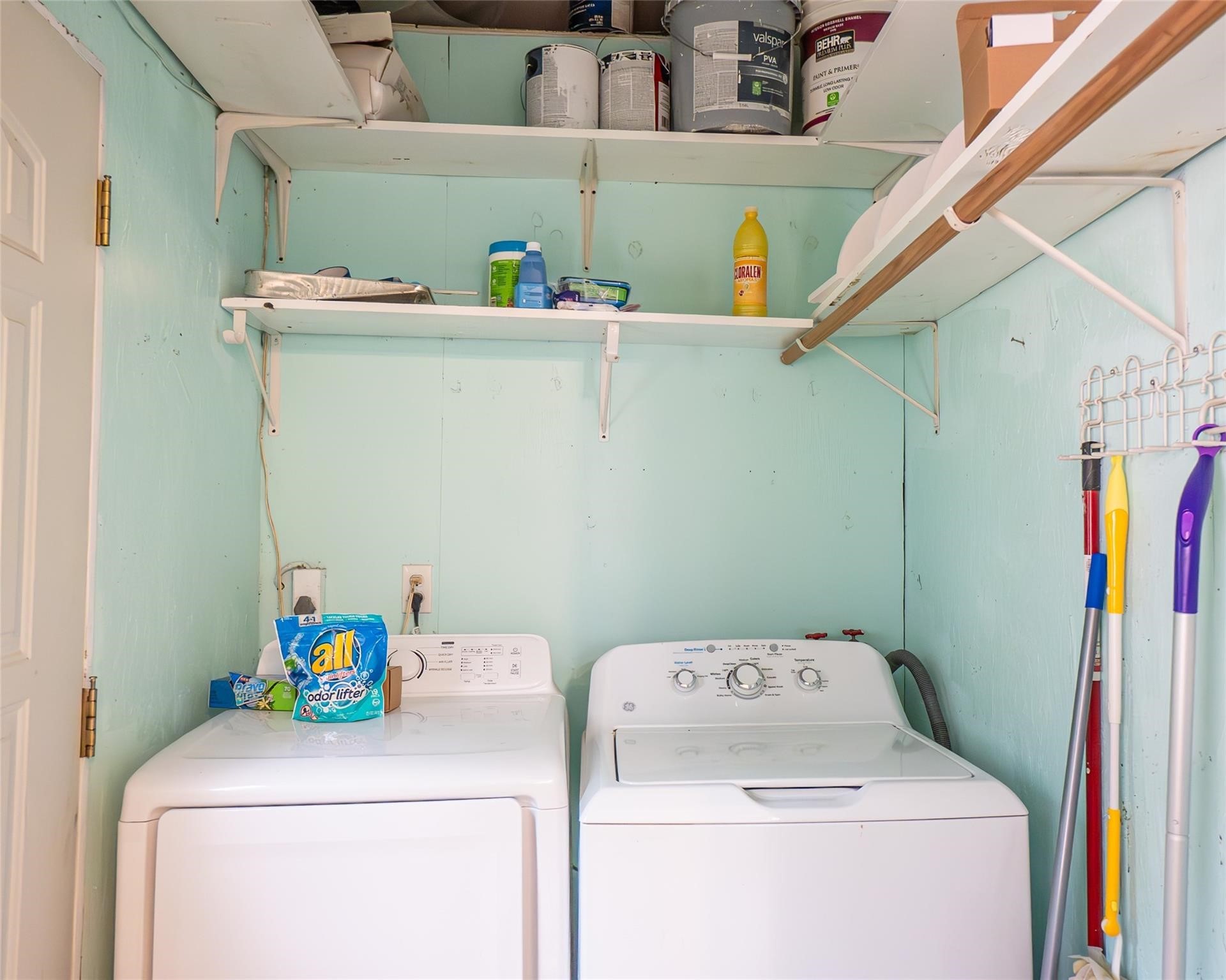 357 County Road 296 Sargent, TX 77414 - Photo 19 of 22 a utility room with dryer and washer
