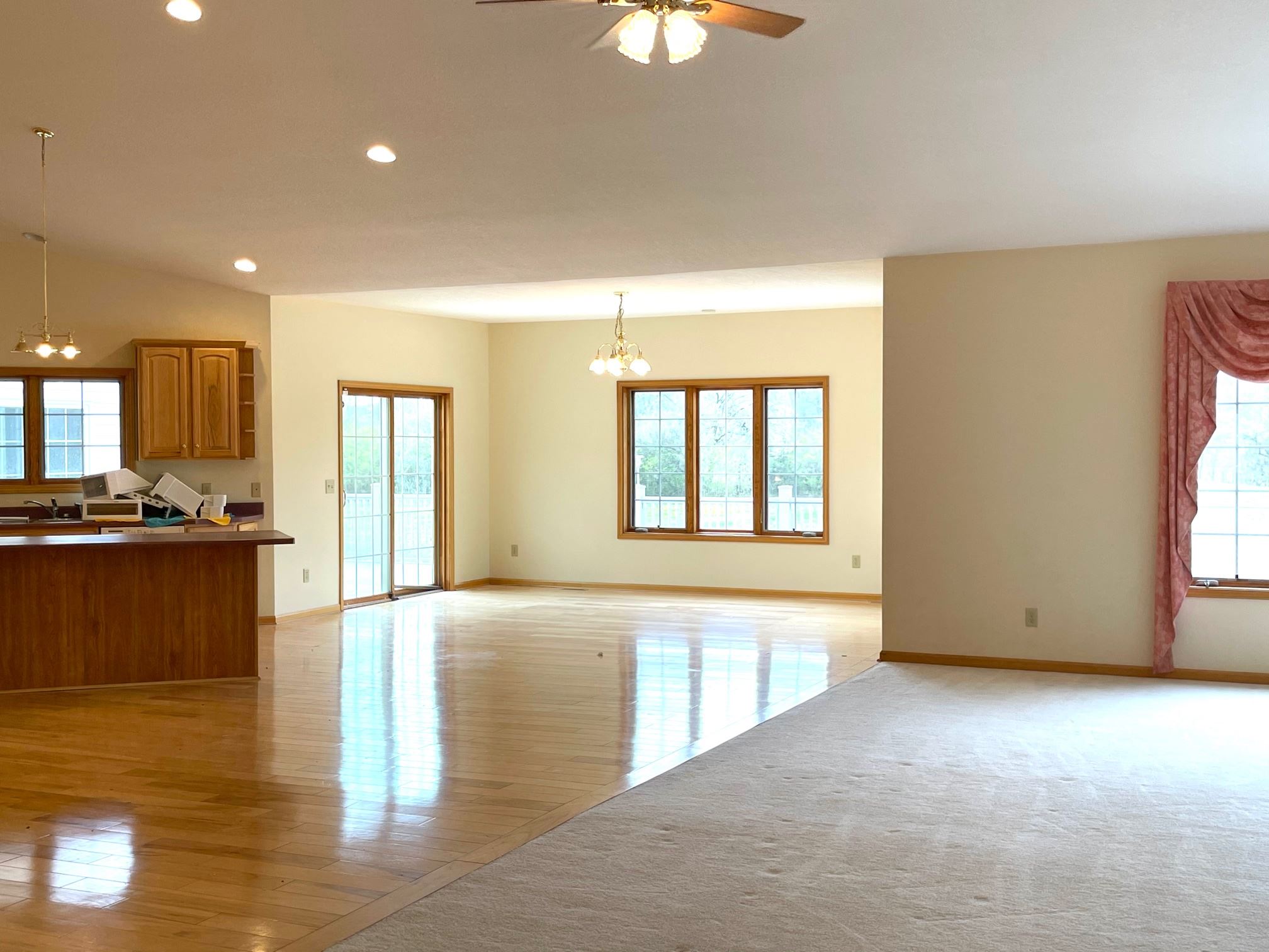 6004 Hollopeter Road Leo, IN 46765 - Photo 11 of 36 Gallery Image 11