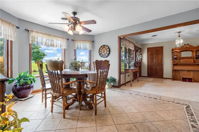 $825,000 | 1887 Northwest Mill Creek Drive, Hamilton, MO 64644