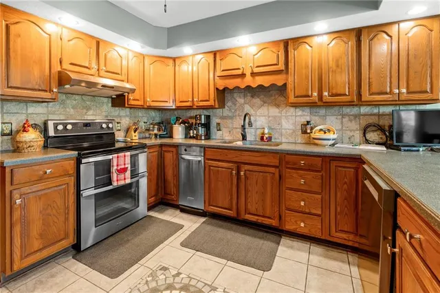 $825,000 | 1887 Northwest Mill Creek Drive, Hamilton, MO 64644