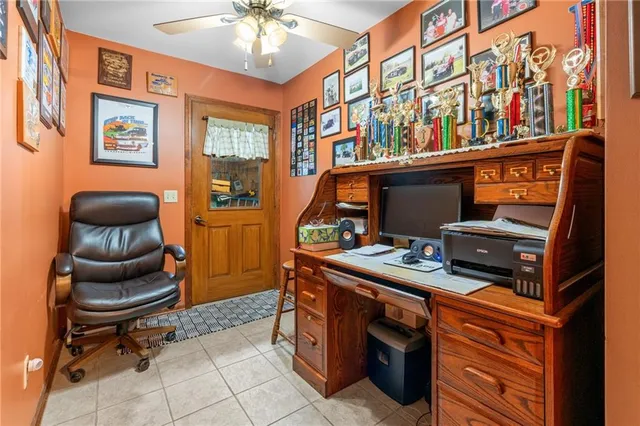 $825,000 | 1887 Northwest Mill Creek Drive, Hamilton, MO 64644