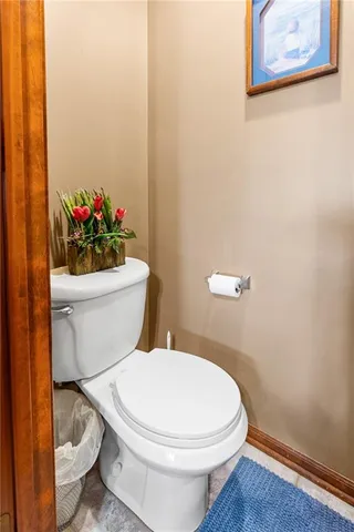 $825,000 | 1887 Northwest Mill Creek Drive, Hamilton, MO 64644